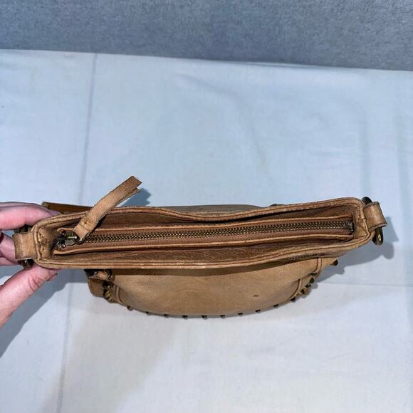 LUCKY BRAND Tan Leather Crossbody Studded Adjustable strap Boho Western Festival - Picture 7 of 14